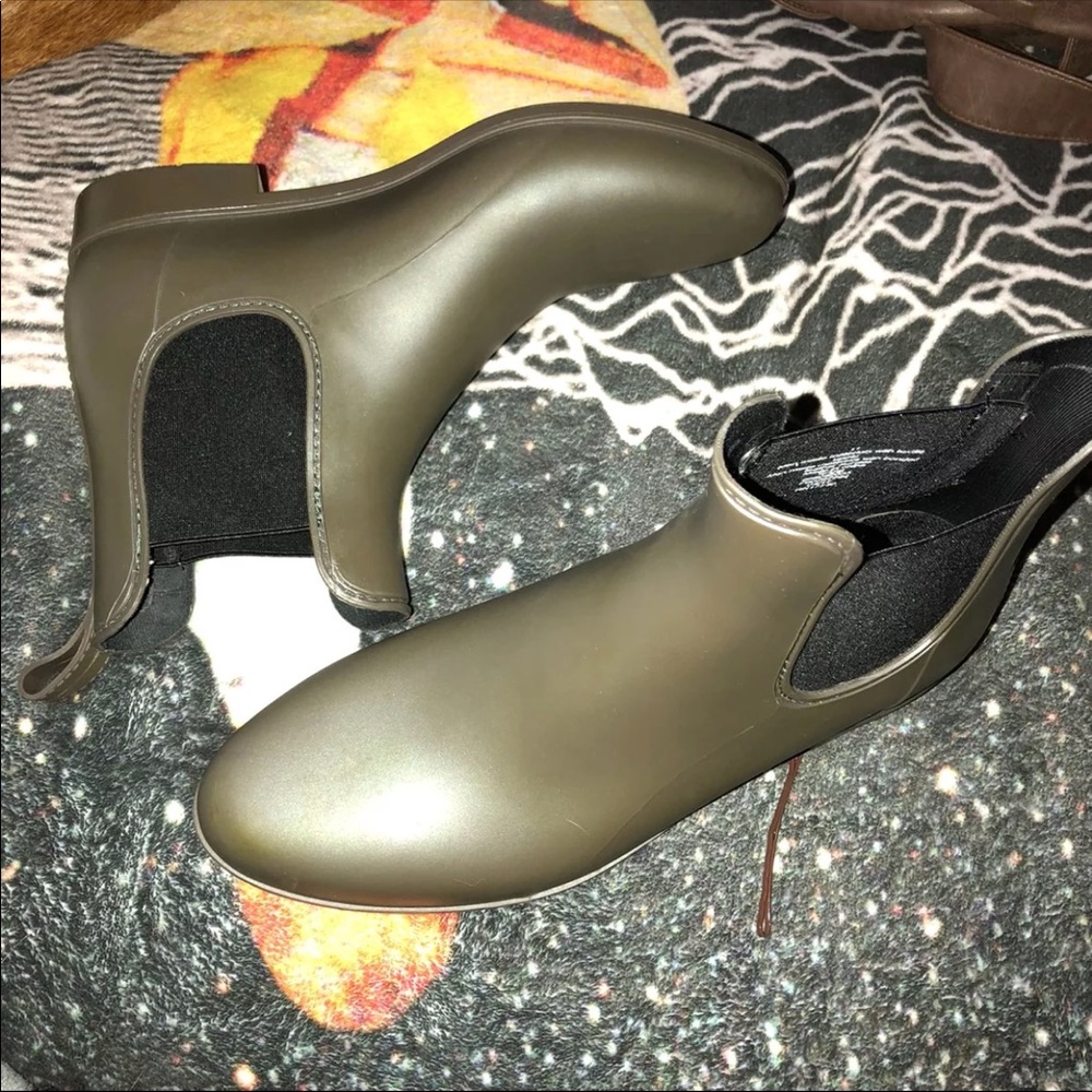 Olive green Chelsea rain boots